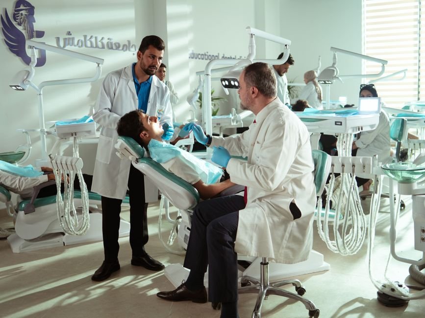 How Social Media Transforms Patient Education in Dentistry?